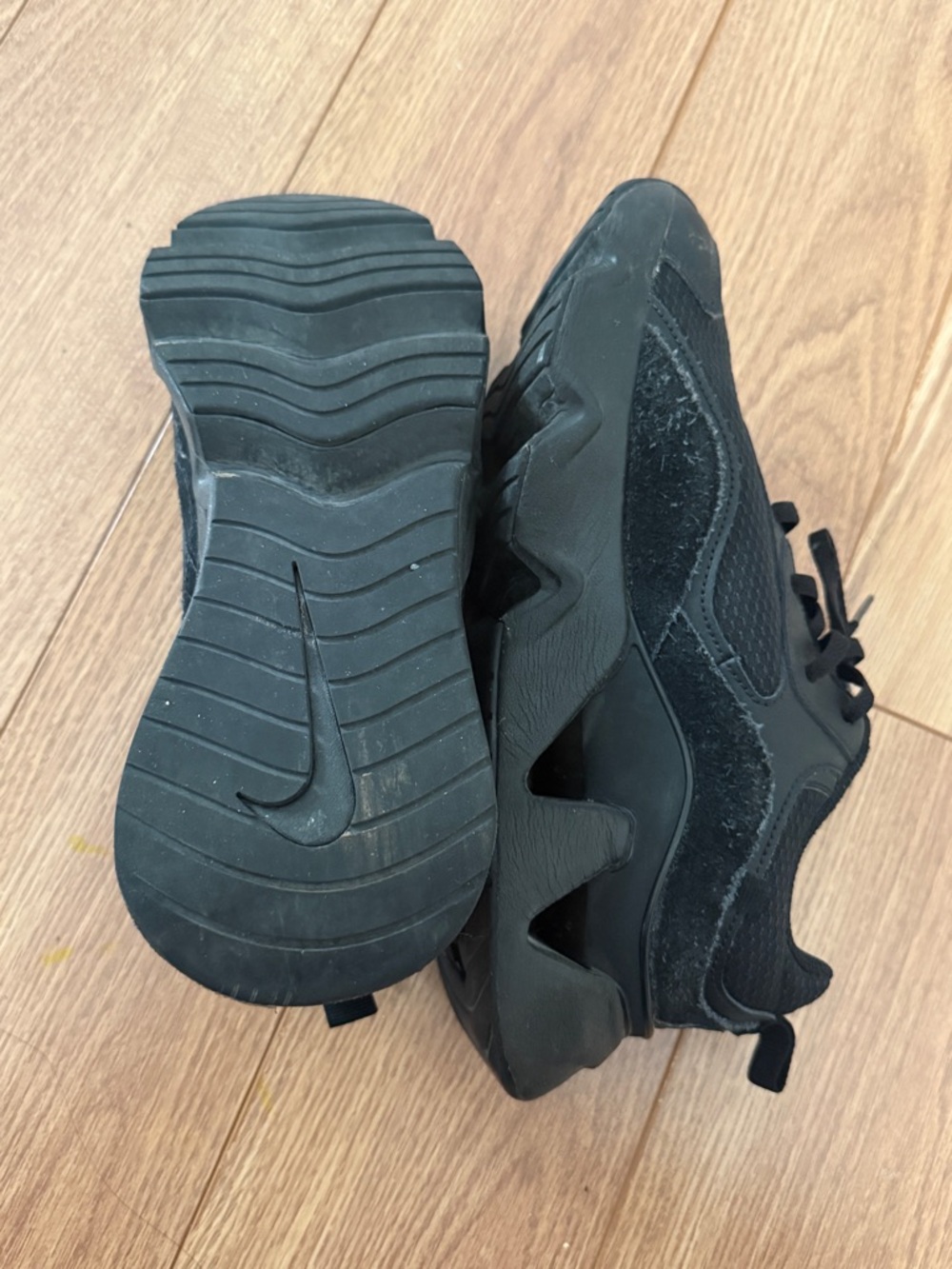 NEW Nike Defy All Day Black Sneakers Size 8 Chunky Platform